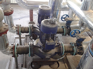 不銹鋼<a href=http://www.jnjnfbc.cn.cn target=_blank class=infotextkey>卡箍橡膠接頭</a>實物圖